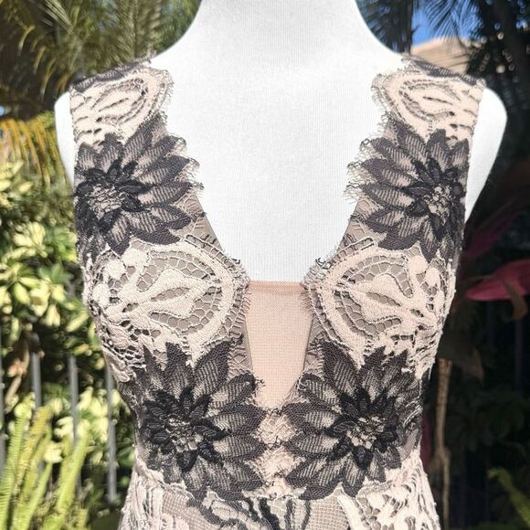 💥🆕💥 BCBGMAXAZRIA Lynne Dress - Picture 6 of 12